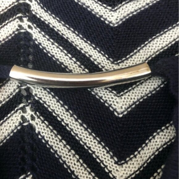 WHITE House Black Market  Bodycon Dress XS Blue White Chevron Design - Picture 9 of 9